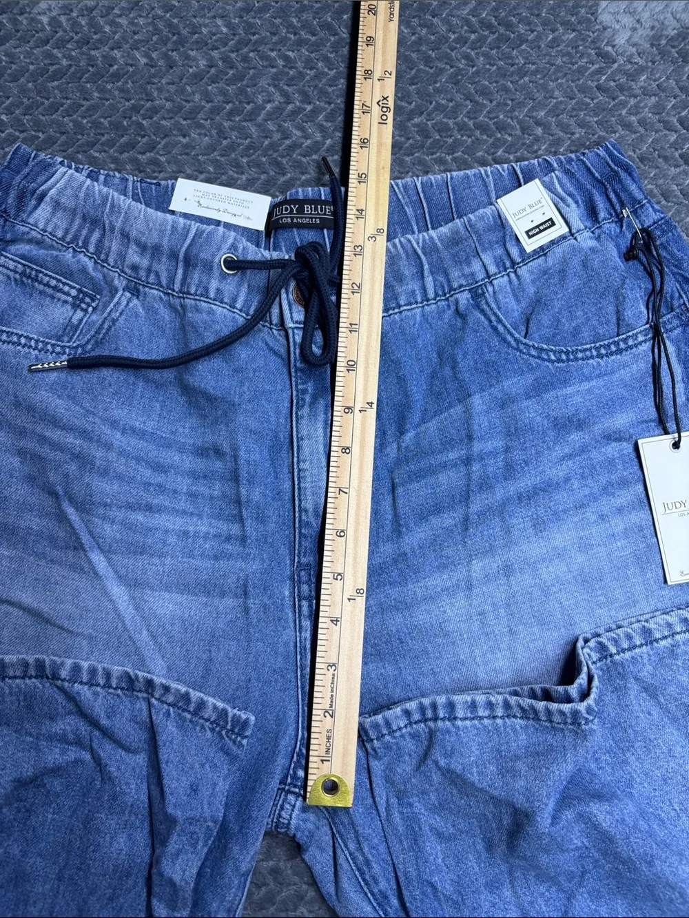 Judy Blue Two-Tone Featherweight Pull on Jeans